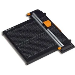 FISKARS Recycle Titanium Tagliacarte, Ø 45 Mm, A4, Nero/Arancione, 1004640