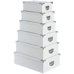 6 Scatole Angolari In Metallo Bianco - Set Di 6 Scatole Angoli In Metallo Bianco, Cartone, Dimensioni 1) L. 28 X L. 19,5 X H. 10,8 Cm 2) L. 32 X L. 21,5 X H. 11,8 Cm 3) L. 36 X L. 24,5 X H. 12,5 Cm 4)