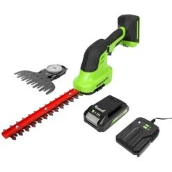 Greenworks G24SHTK2 Decespugliatore E Tagliaerba 2-in-1, Lame Da 20cm Per Steli E Ramoscelli Fino A 8mm, 2800spm, Lama Per Erba Da 15cm, Batteria 24V E Caricabatterie, Garanzia 3 Anni